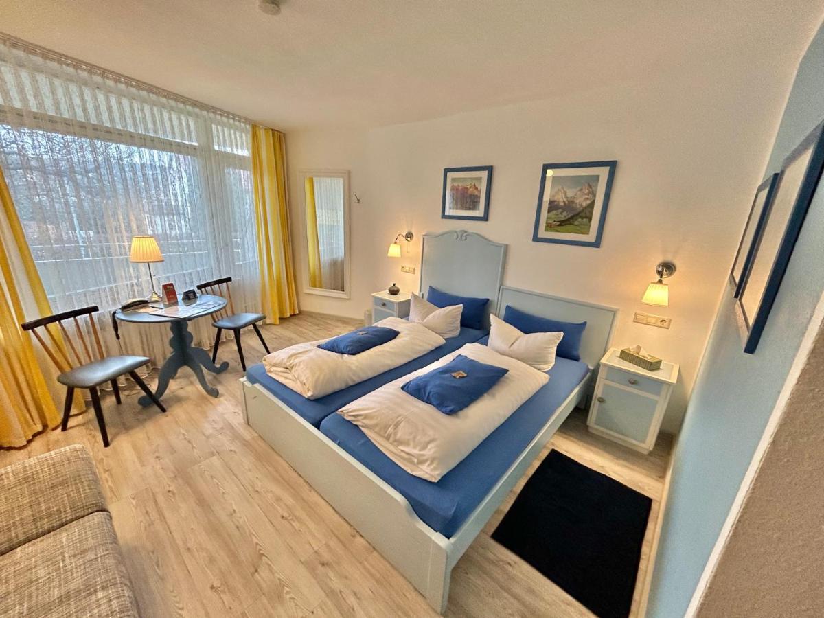 Hotel Haus Am Kurpark à Schömberg Extérieur photo